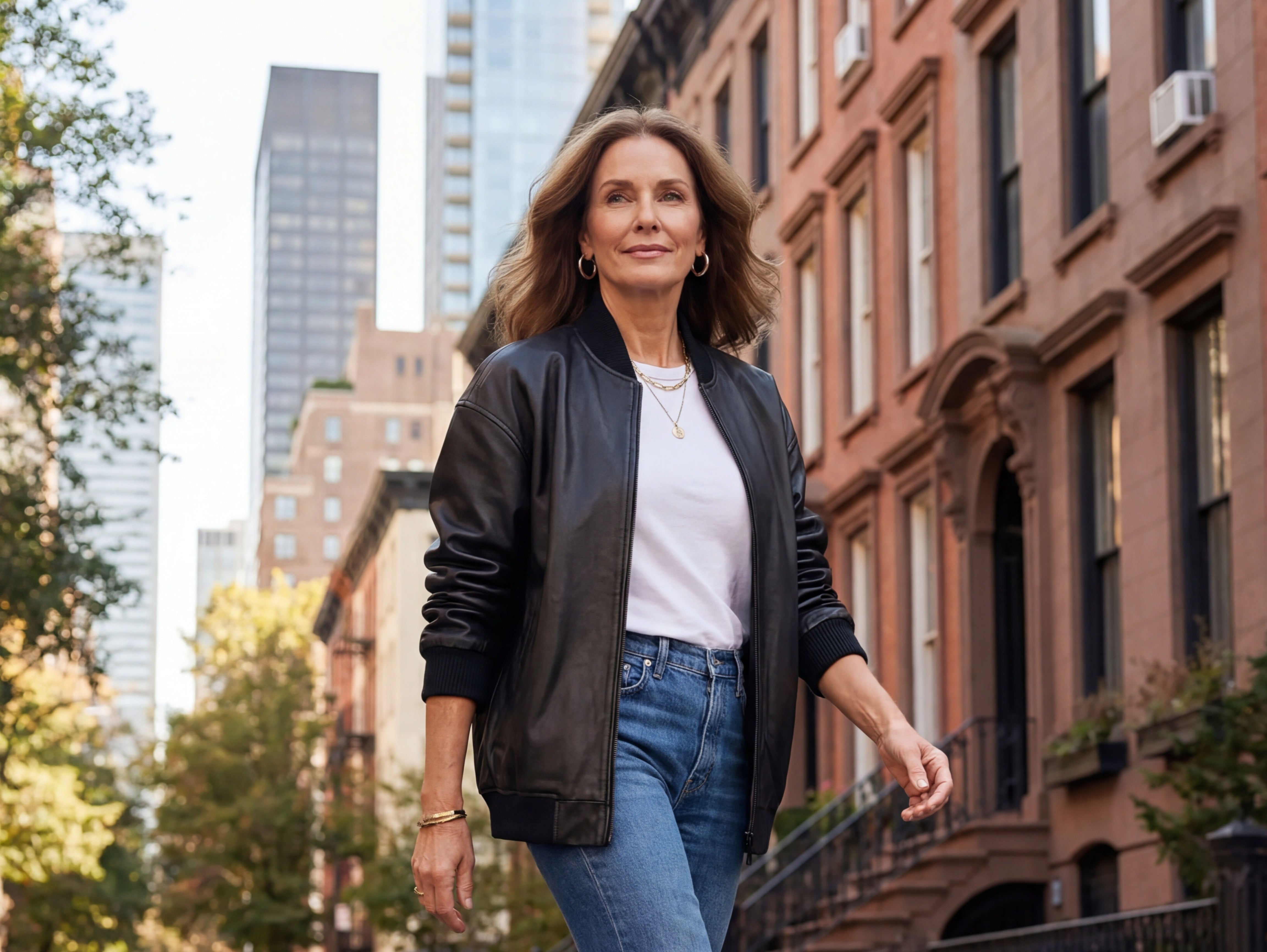 Stilsicher in jedem Alter: Warum du nie zu alt für eine Lederjacke bist