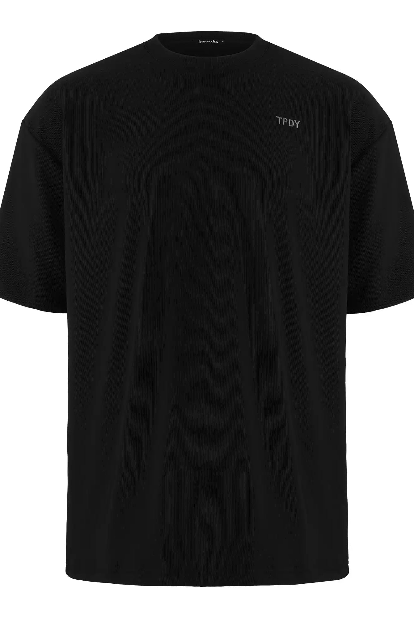 Das trueprodigy Mateo Oversized T-Shirt mit Stickerei ist ein schlichtes, schwarzes, locker sitzendes T-Shirt mit kurzen Ärmeln und einer kleinen weißen Stickerei auf der linken oberen Brust.