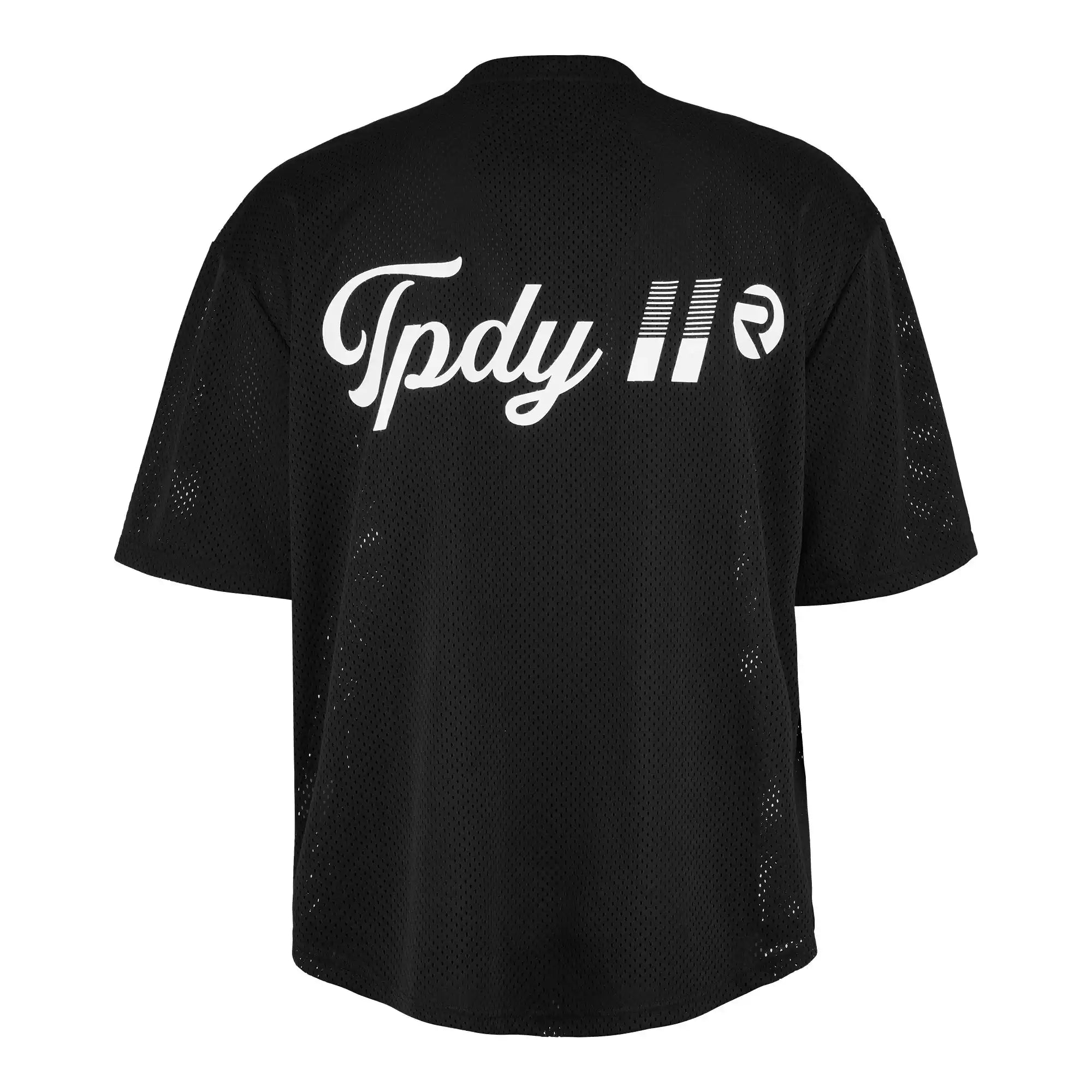 Das Daniel Oversized T-Shirt mit Druck von trueprodigy zeigt sich von hinten in schwarzem Mesh, mit dem Schriftzug "Tpdy" in Schreibschrift, zwei weißen parallelen Balken und einem kreisförmigen Logo quer über die Schultern für einen ausgeprägten Vintage-Look.