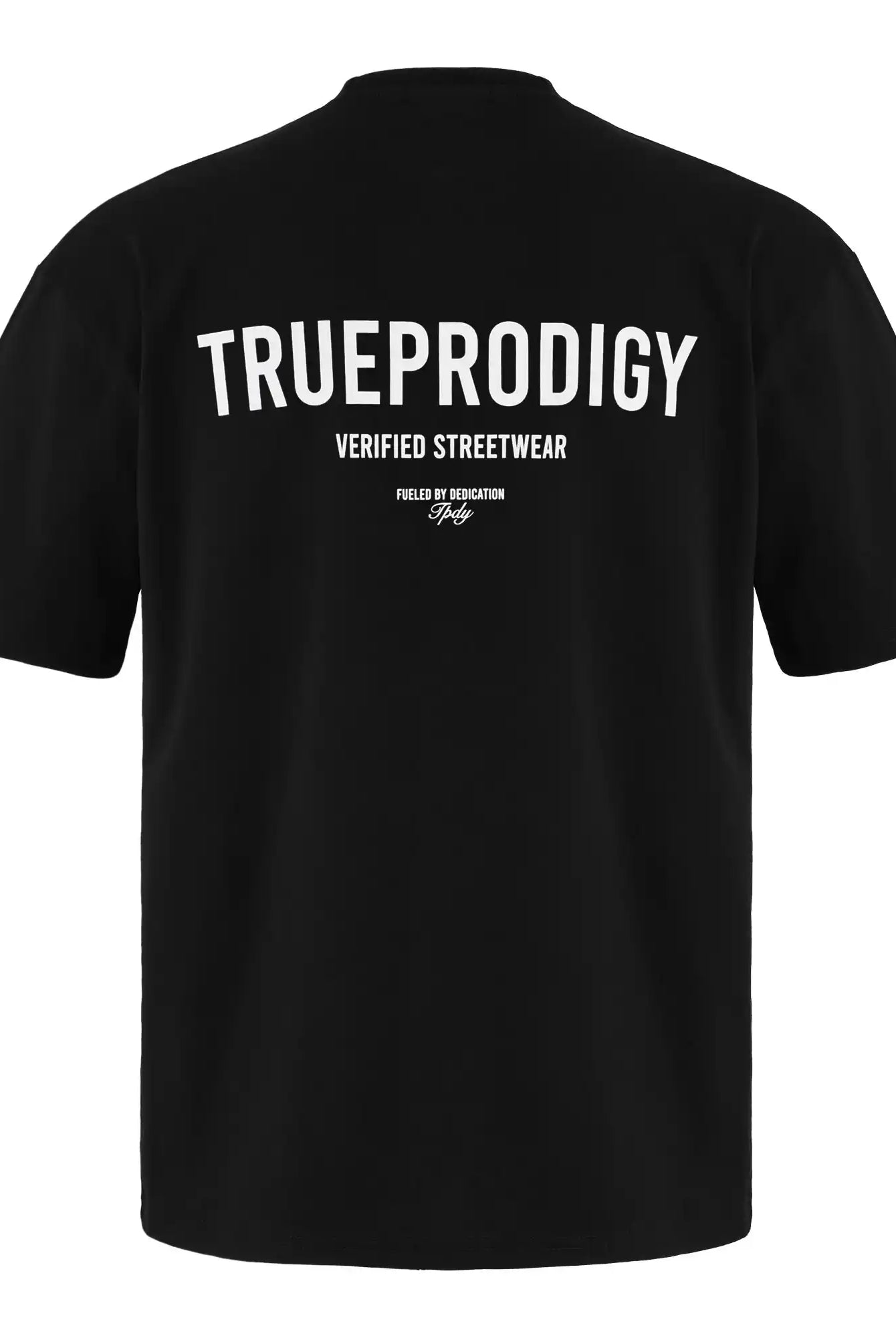 Das Oliver Oversized T-Shirt mit Druck von trueprodigy ist ein schwarzes Unisex-T-Shirt aus schwerem Jersey mit Rundhalsausschnitt. Auf der Rückseite steht weiß "TRUEPRODIGY, VERIFIED STREETWEAR" und ein kleinerer Schriftzug.