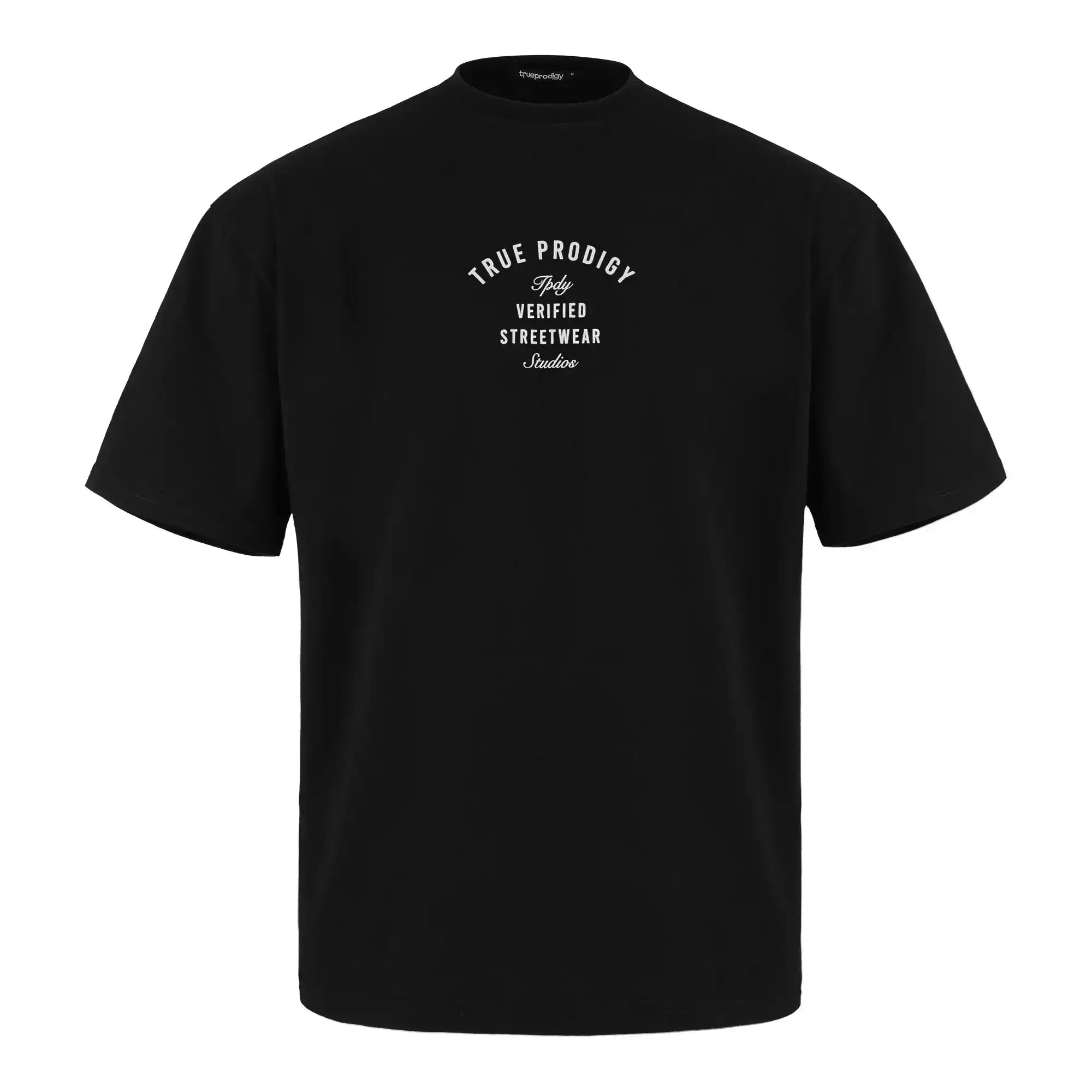 Das Shaquell Oversized T-Shirt mit Druck von trueprodigy ist ein schwarzes Unisex-T-Shirt aus schwerem Jersey mit "TRUE PRODIGY" und "Verified Streetwear" in Weiß auf der Brust. Das Shirt mit Rundhalsausschnitt hat eine übergroße, lockere Passform.