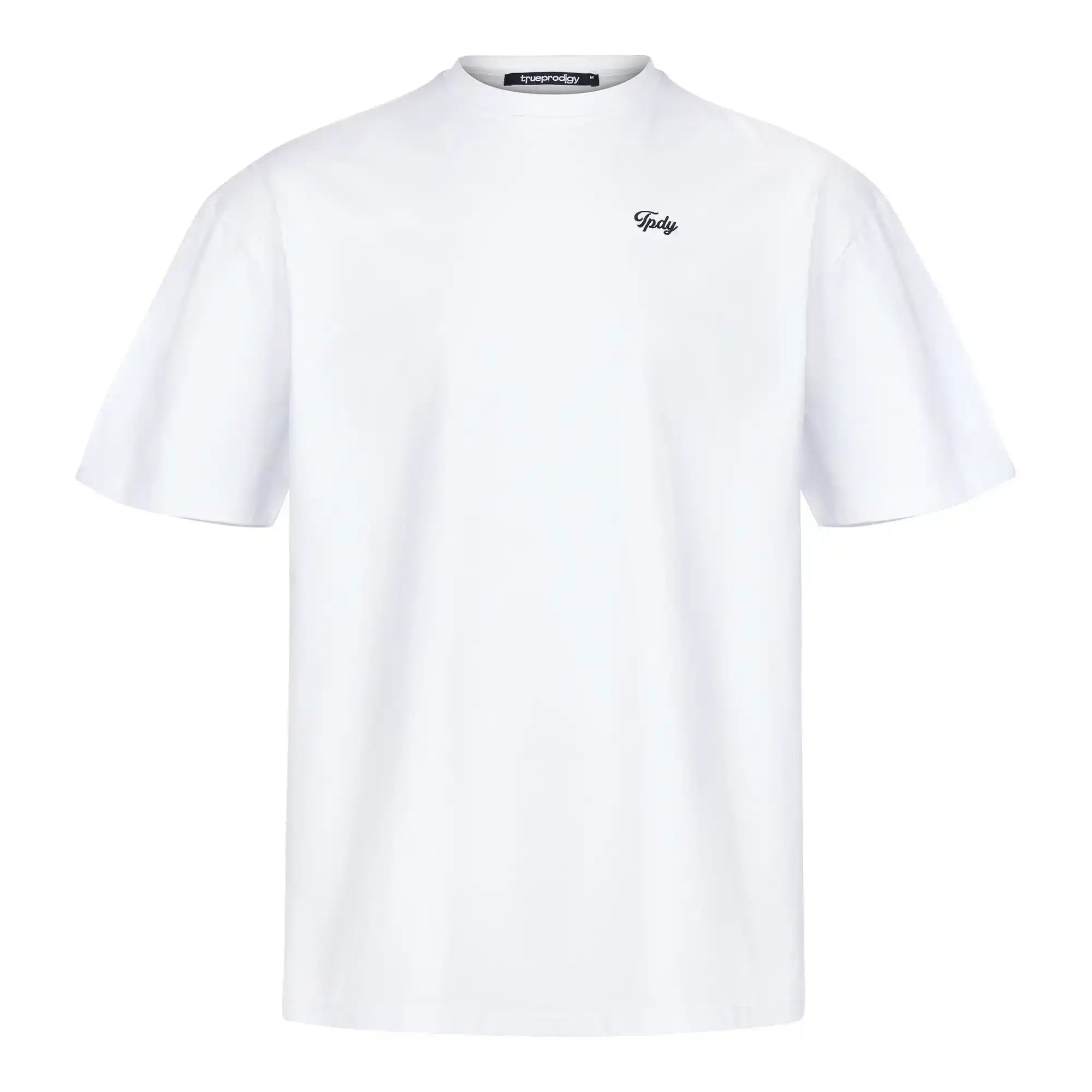 Das Nika Oversize-Basicshirt von trueprodigy ist ein schlichtes weißes Unisex-T-Shirt mit Rundhalsausschnitt, hergestellt aus dickerem Jersey-Stoff. Der Schriftzug "TPDY" ist dezent in Schwarz auf die linke Brust gestickt, ohne andere sichtbare Muster oder Designs.