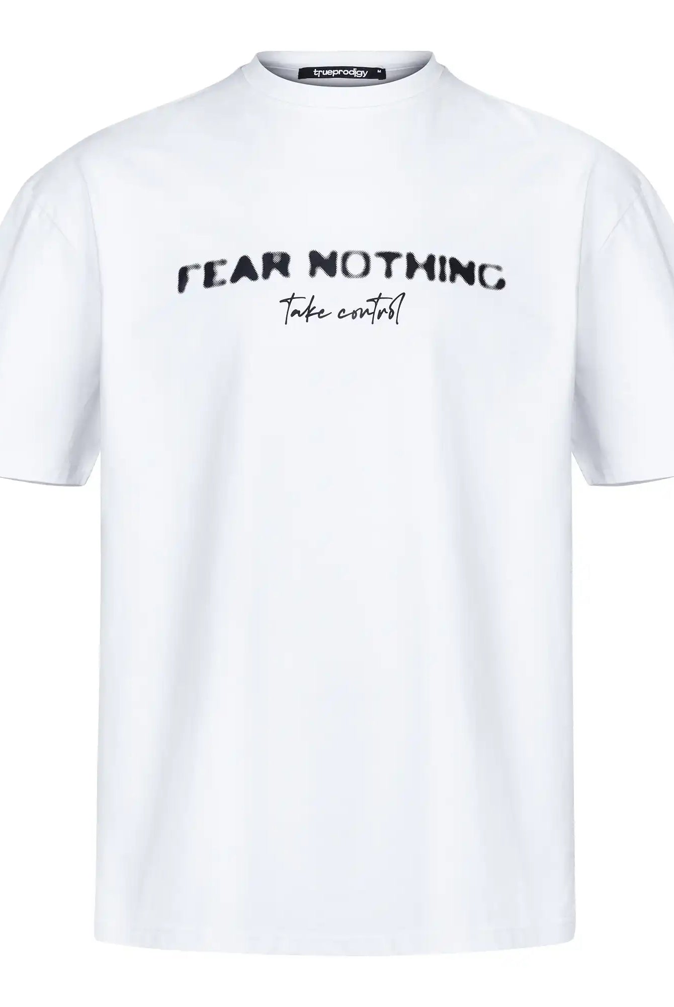 Das trueprodigy Noa F Oversize-T-Shirt hat einen schweren Jersey-Stoff und einen zentrierten Frontprint mit dem fetten Text "FEAR NOTHING" und dem kursiven "take control".