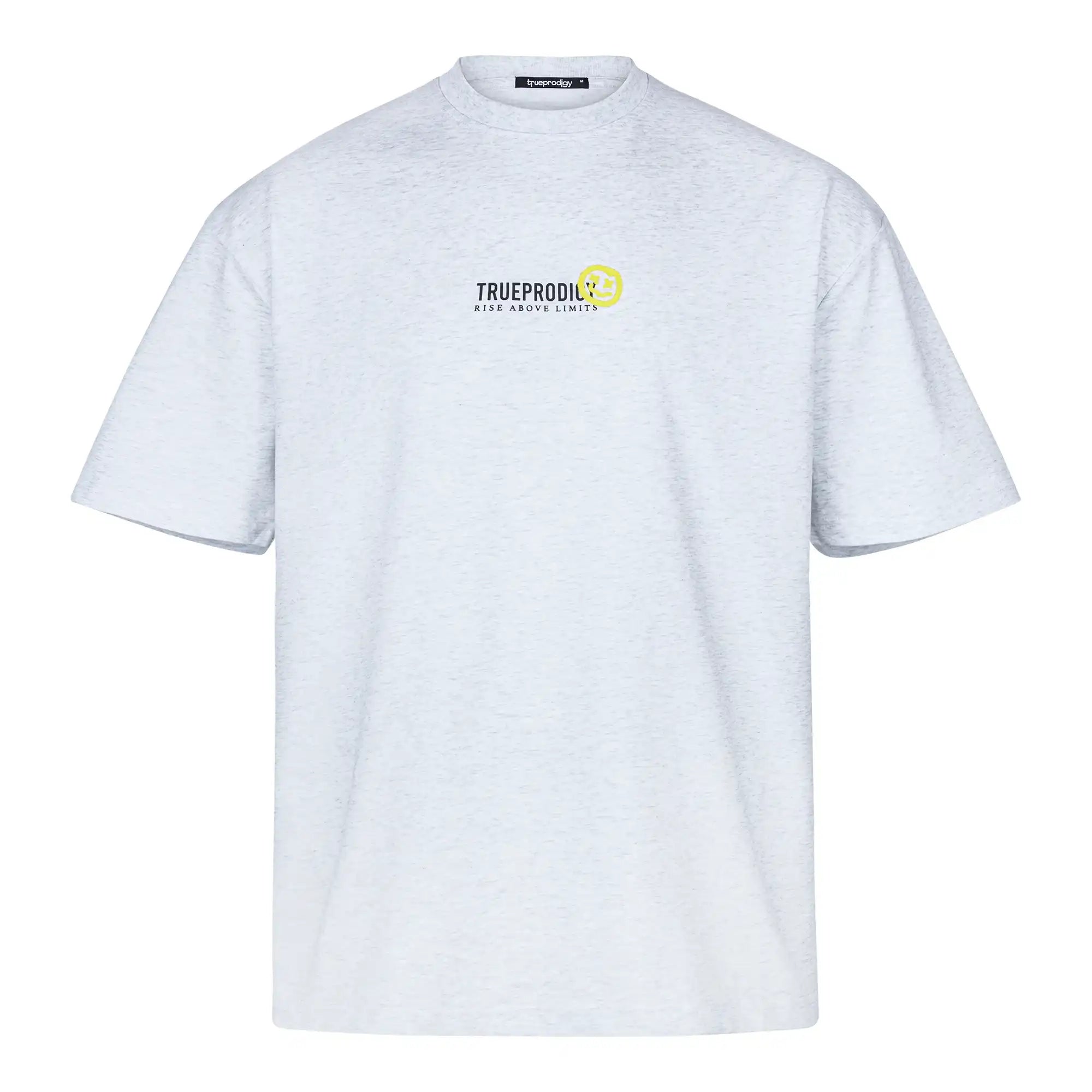 Das Juniper Oversize-Herren-T-Shirt von trueprodigy hat einen hellgrauen Heavyweight-Jersey, kurze Ärmel, einen Rundhalsausschnitt und einen Brustaufdruck mit "TRUEPRODIGY", "ABOVE AND BEYOND LIMITS" und einem kleinen gelben Smiley-Logo.