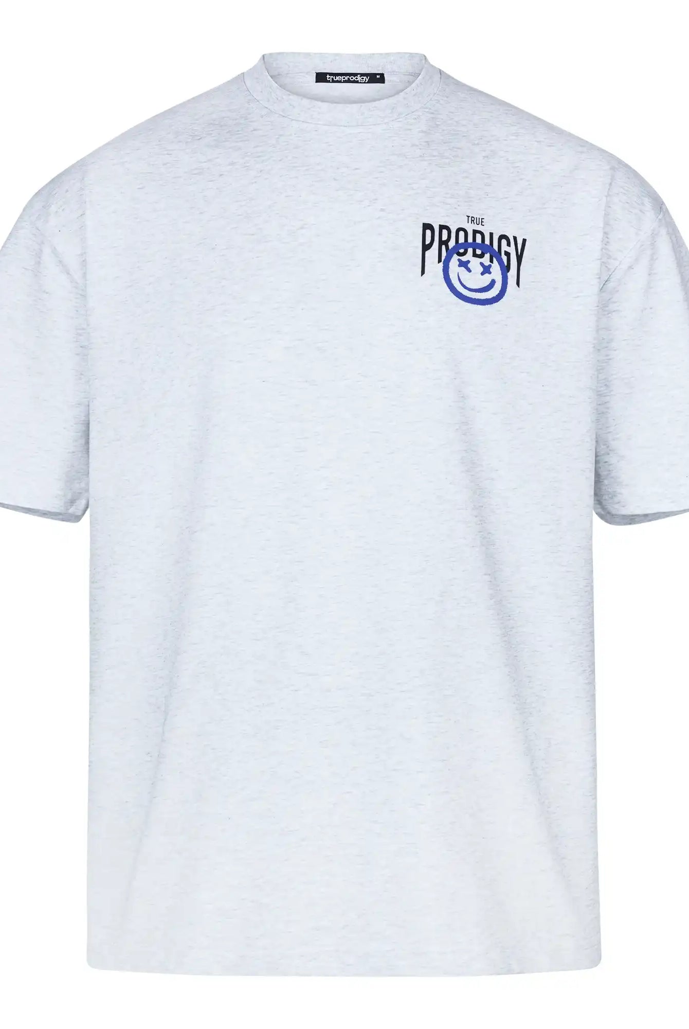 Das Hajin F Oversize-T-Shirt von trueprodigy ist ein hellgraues Unisex-T-Shirt aus dickem Jersey mit kurzen Ärmeln, entspannter Passform, einem blauen "The Prodigy"-Logo auf der Brust und einem bequemen Rundhalsausschnitt.