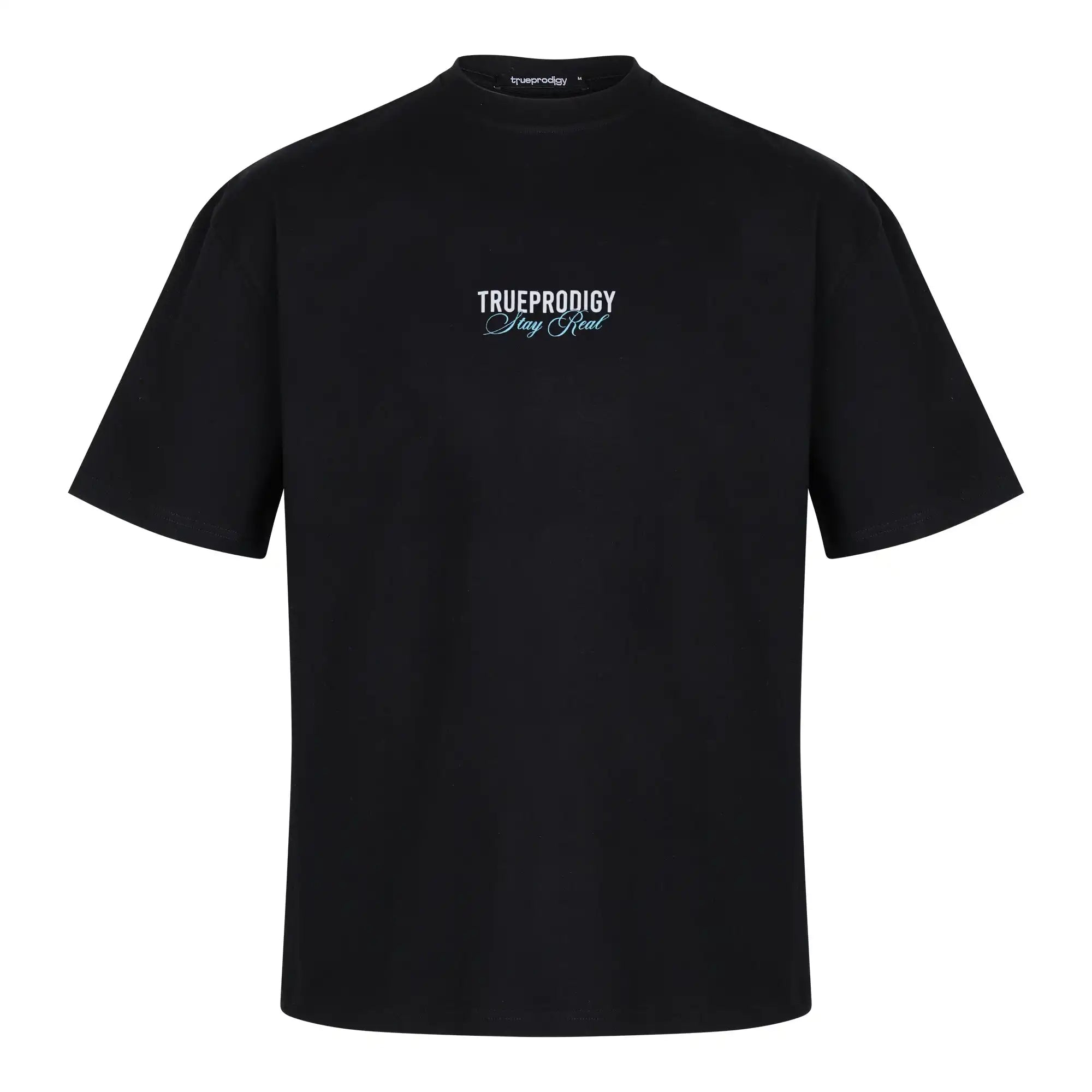 Das trueprodigy Lou F Oversize-T-Shirt hat den Schriftzug "Stay Real" auf der Vorder- und Rückseite, einen Rundhalsausschnitt und kurze Ärmel. Hergestellt aus schwerem Jersey-Stoff für extra Komfort und Haltbarkeit.