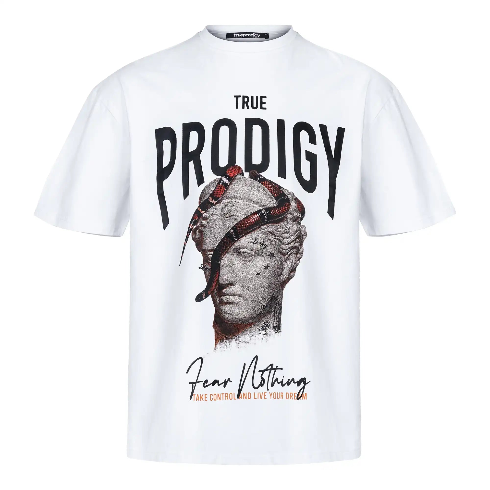 Das Jamie F Oversize-T-Shirt von trueprodigy aus schwerem Jerseystoff zeigt eine Skulptur-Grafik mit Schlange sowie den Schriftzügen "TRUE PRODIGY" und "Fear Nothing". Übernimm die Kontrolle und lebe deinen Traum.