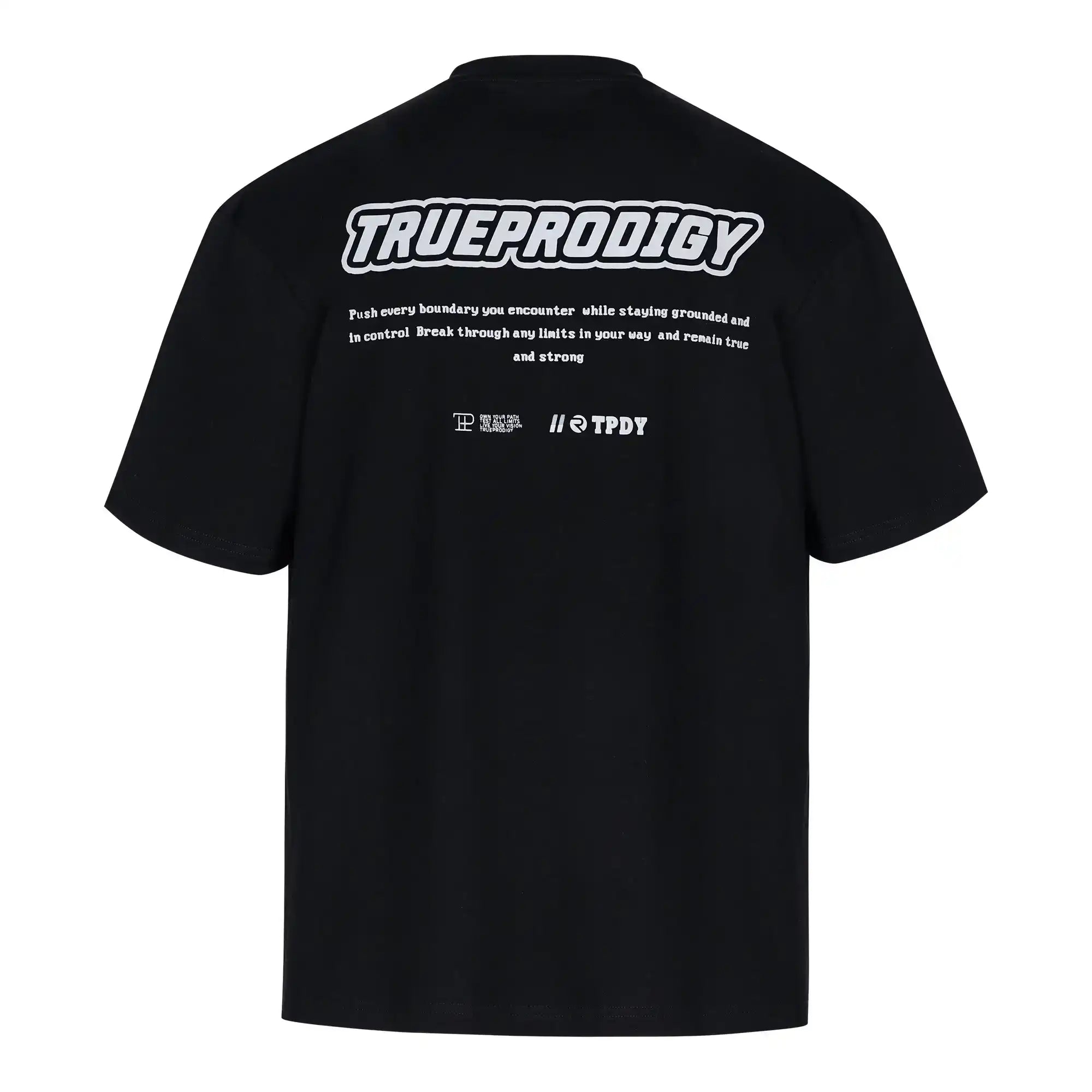 Das schwarze trueprodigy Eden F Oversize-T-Shirt zeigt ein 3D-Logo auf der Vorderseite, einen fetten Rückendruck mit motivierendem Text und kleinen Logos, alles in einer übergroßen Passform aus schwerem Jersey-Stoff.