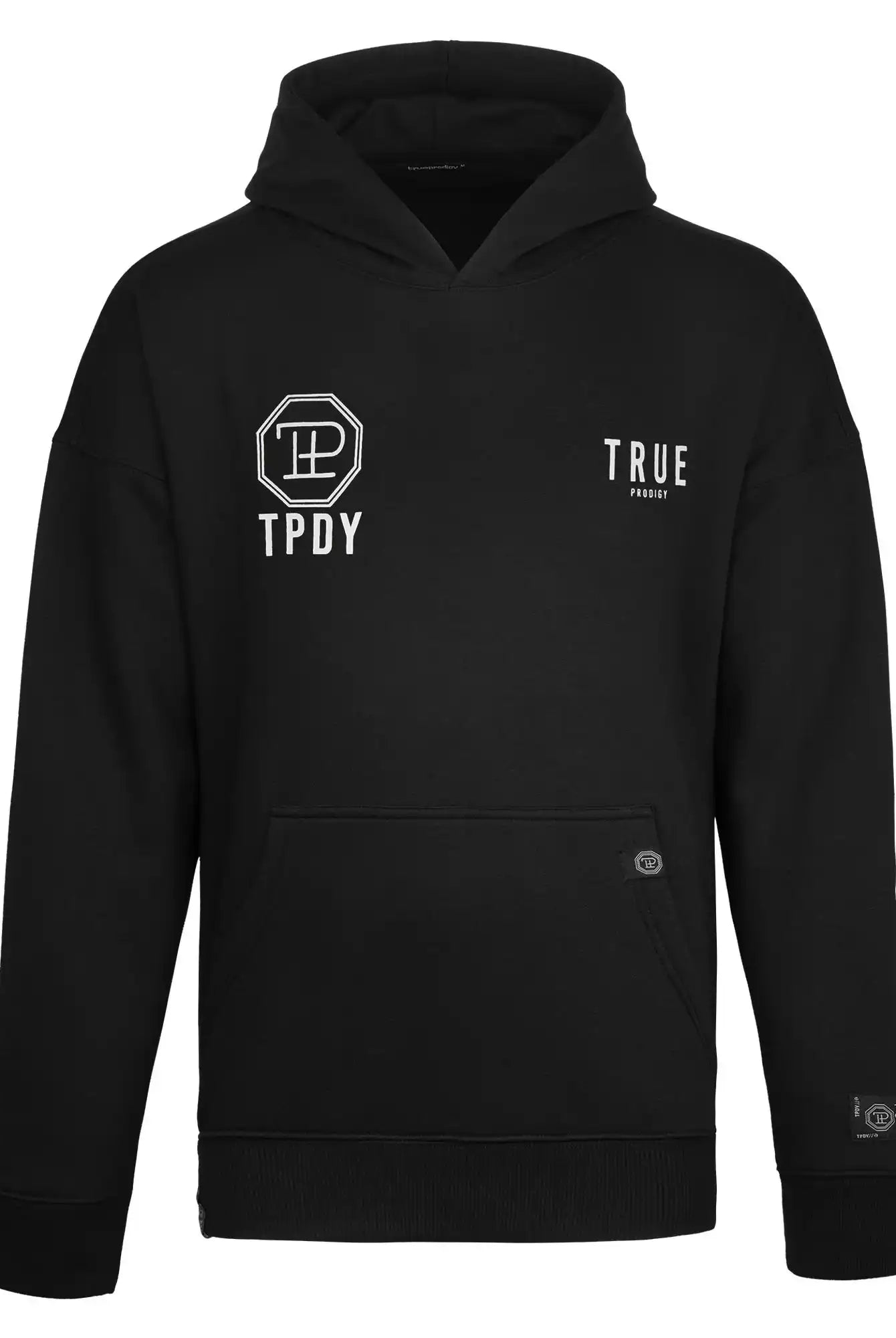 Der Aaren Oversized Hoodie mit Print von trueprodigy ist ein schwarzer Kapuzenpulli mit Fronttasche, weißem "trueprodigy"-Logo, "TPDY"- und "TRUE"-Schriftzug, einem geometrischen Emblem auf der linken Brust sowie Rippbündchen an Ärmeln und Saum für mehr Komfort.