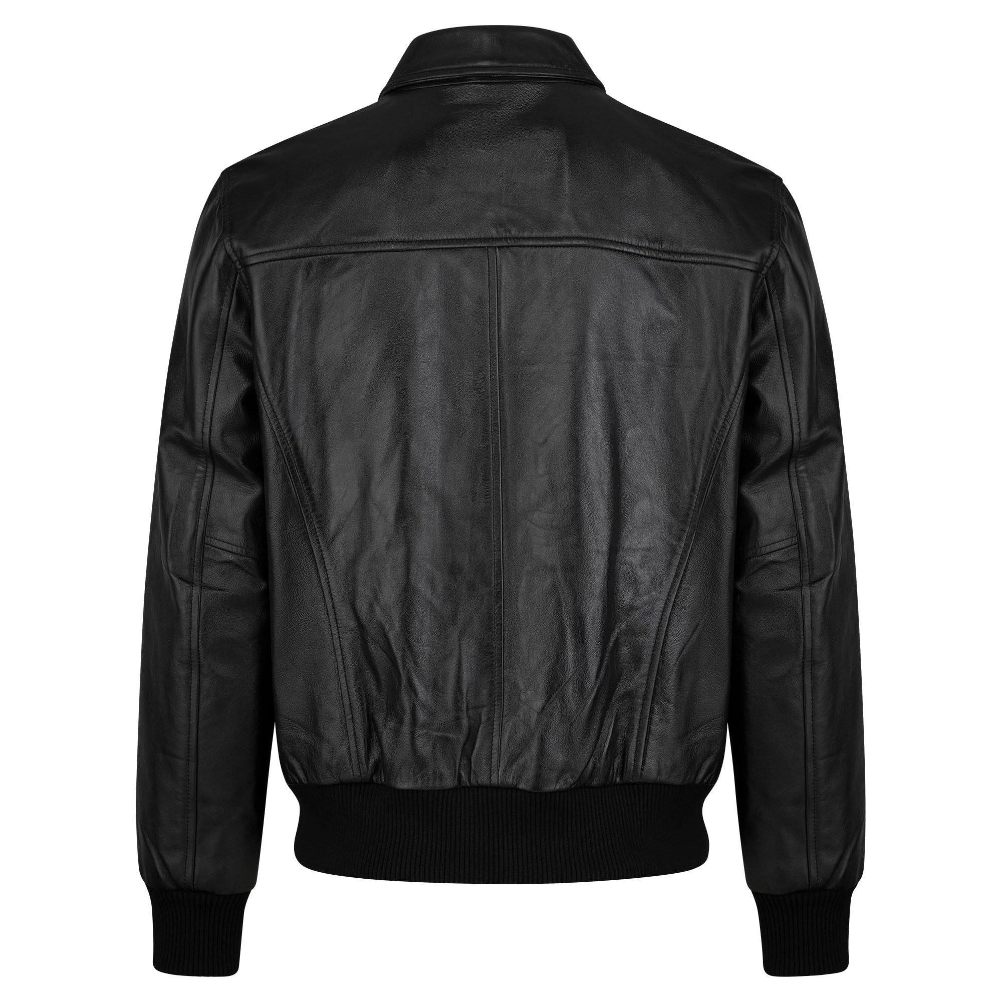 Die trueprodigy Herren Lederjacke aus Schafsleder in Schwarz zeigt sich mit klassischem Blouson-Schnitt, glattem, leicht glänzendem Material, gerippten Bündchen und Saum sowie kurzem Kragen und geradem Schulter-Joke.