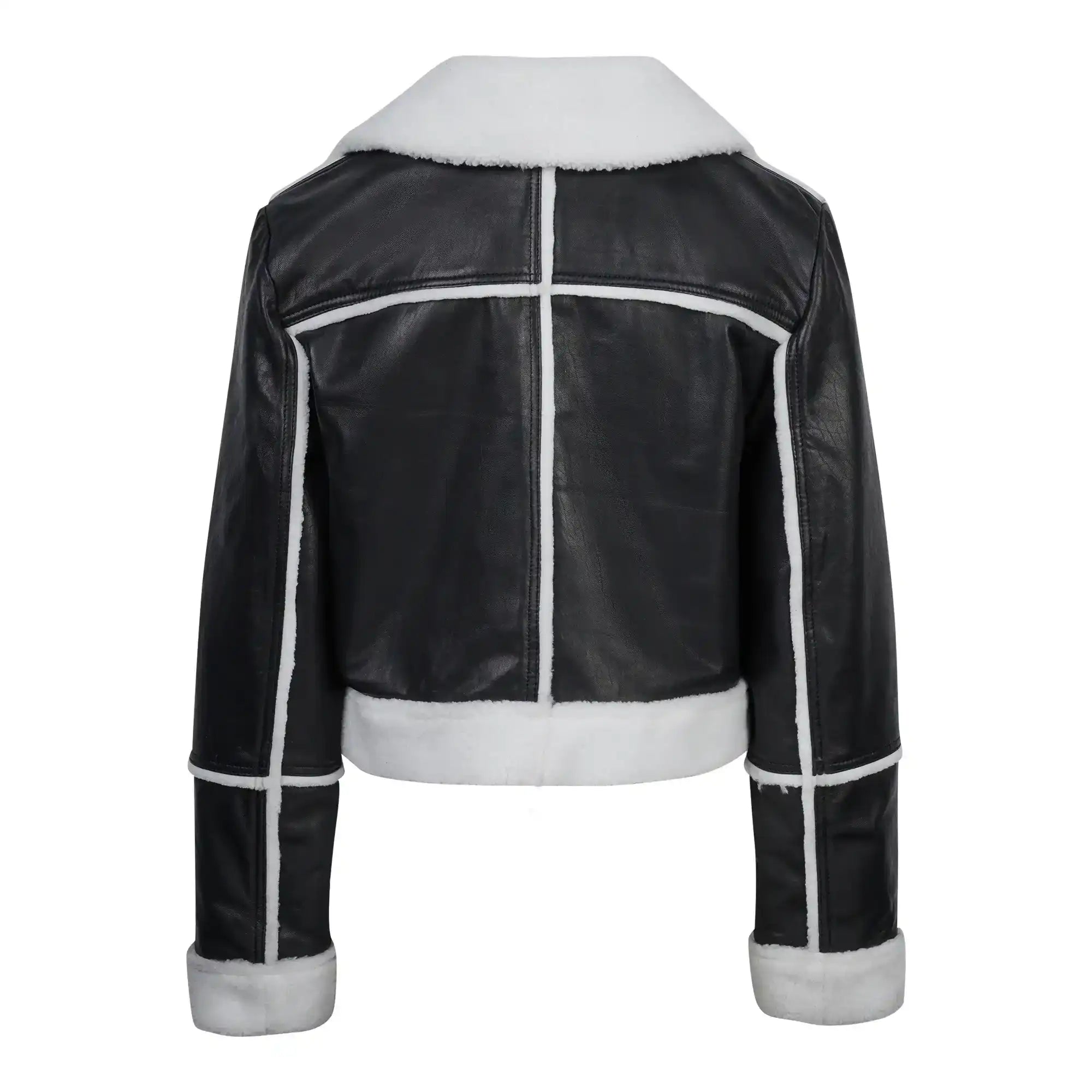 Eine schwarze Damen-Lederjacke mit weißen Teddy-Kontrasten & asymmetrischem Reißverschluss von trueprodigy, aus Kunstleder, mit breitem Kragen, aufgesetzten weißen Nähten im Karomuster und umgeschlagenen Ärmeln, von hinten gezeigt.