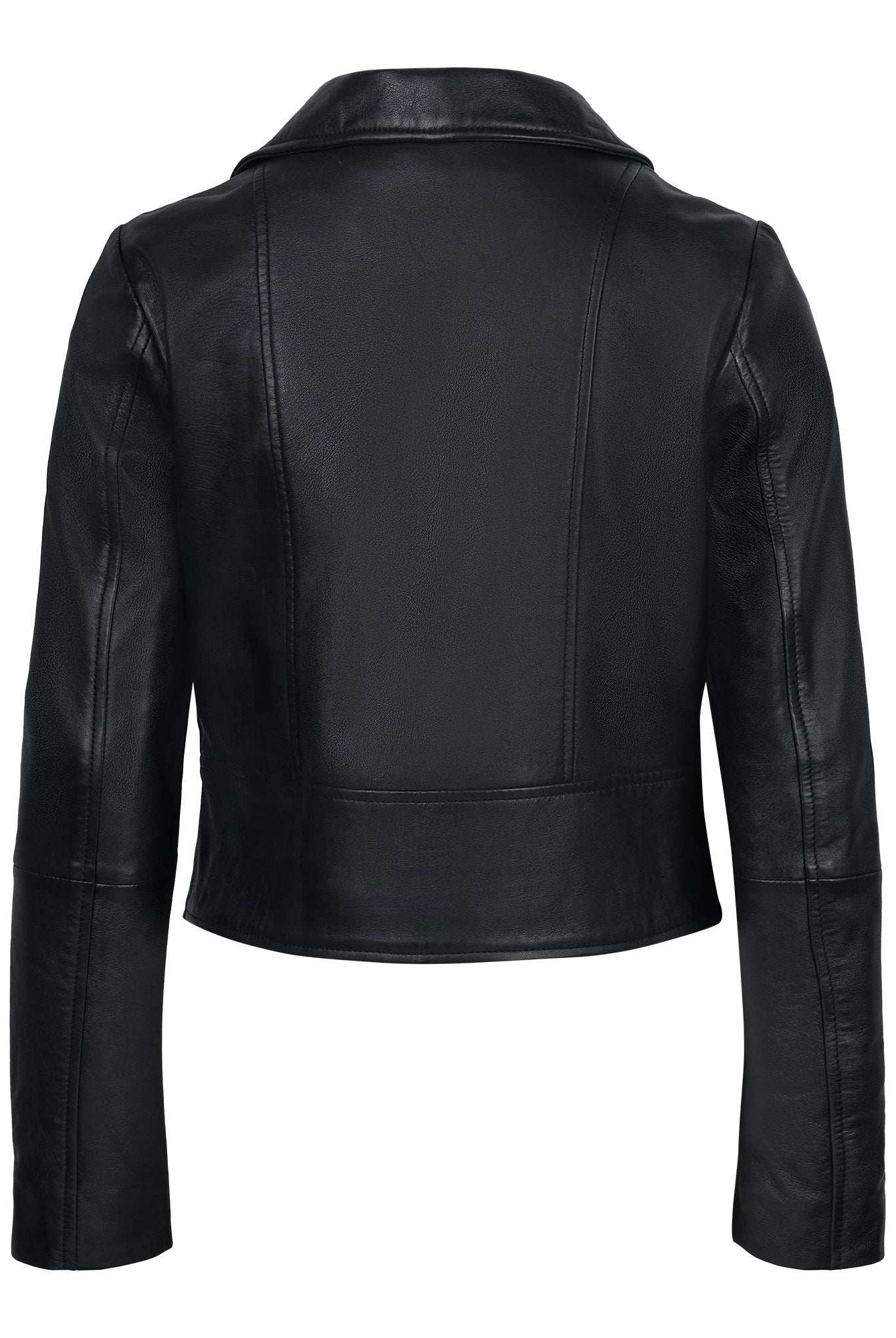 Das Bild zeigt die Rückansicht der taillierten Stella Lederjacke von trueprodigy aus schwarzem Schafsleder mit langen Ärmeln, Kragen, Panelnähten sowie schwarzem Reißverschluss und Ärmelzipper. Keine sichtbaren Marken oder Verzierungen.