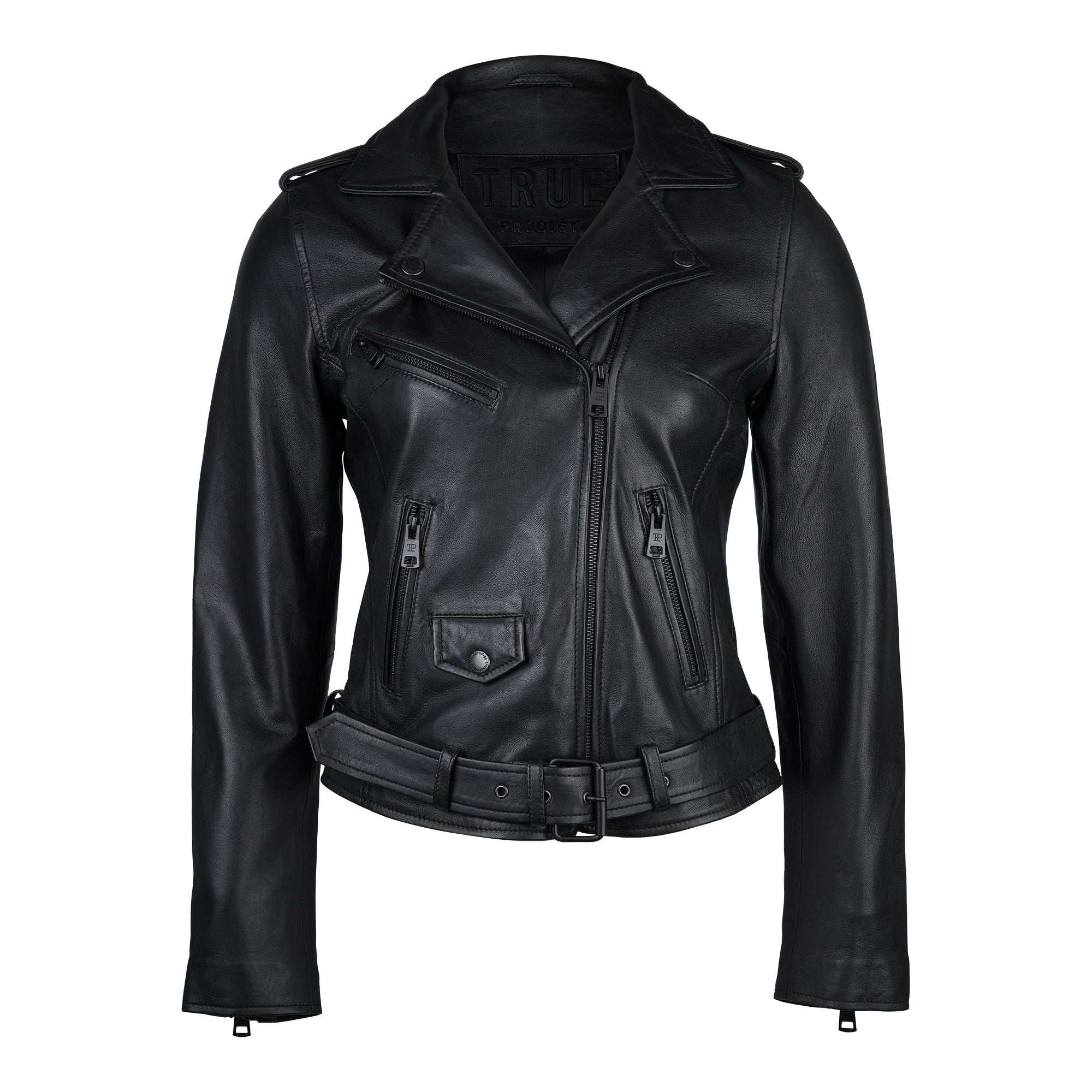 Die Laura Feminine Bikerjacke mit Gürtel & Schulterriegeln von trueprodigy ist eine schwarze Damen-Lederjacke aus Schafsleder mit Reißverschlusstaschen, Taillengürtel, Notch-Kragen und sichtbaren Nähten, präsentiert vor weißem Hintergrund.