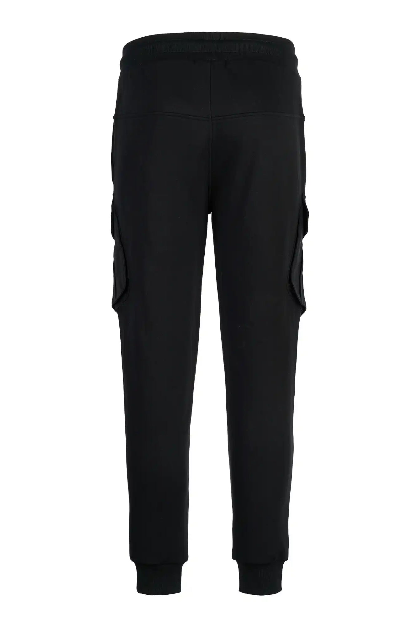 Die Stan Sweathose mit Cargotaschen von trueprodigy ist eine schwarze Cargo-Jogginghose für Männer, hier von hinten. Sie hat eine normale Passform, einen elastischen Bund, seitliche Cargotaschen, gerippte Knöchelbündchen und einen weichen, leicht dehnbaren Stoff.