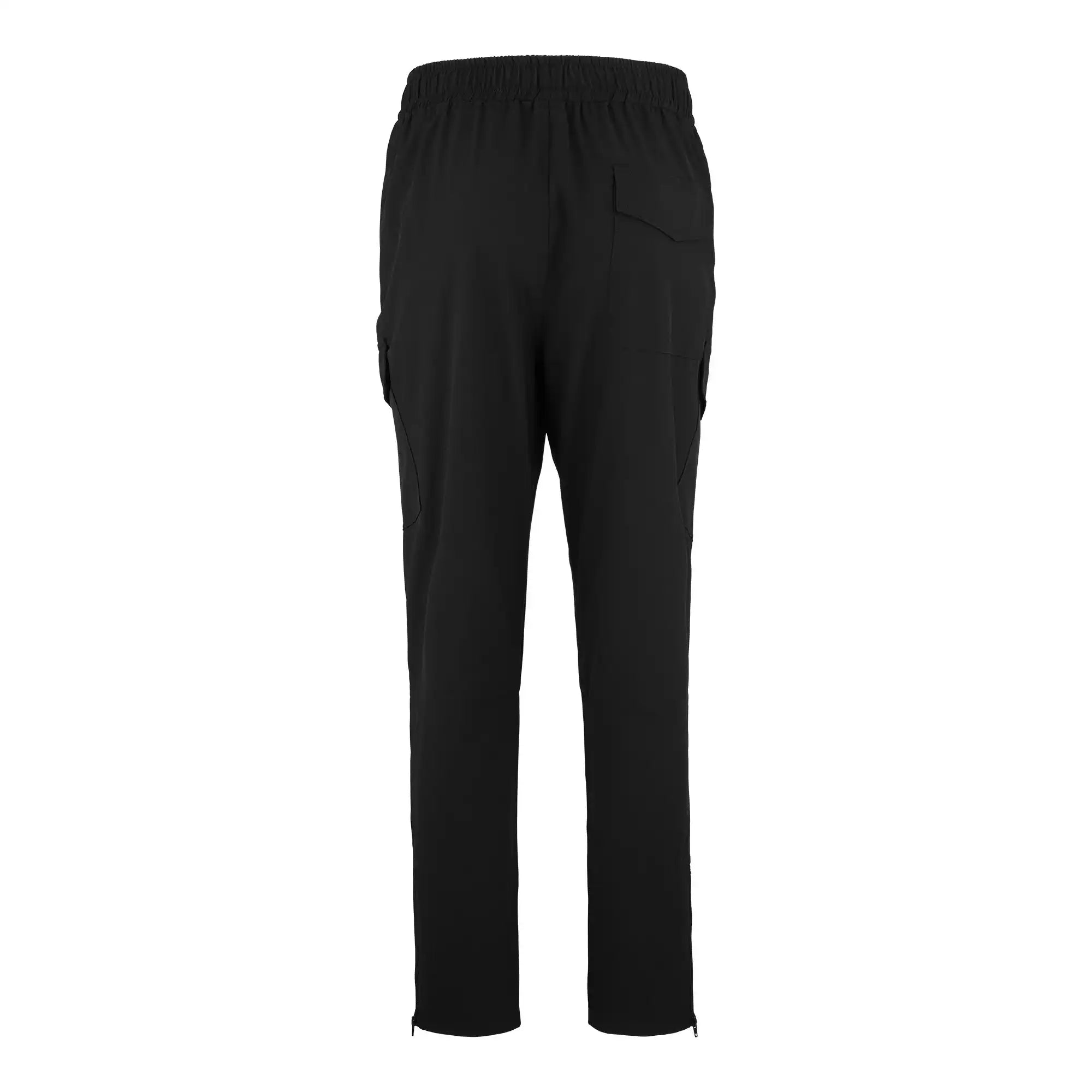 Rückansicht der trueprodigy Jonny Leichte Cargo-Trainingshose für Herren in schwarz, mit elastischem Bund, seitlichen Eingrifftaschen, einer Gesäßtasche rechts und geradem Bein in Regular Fit.