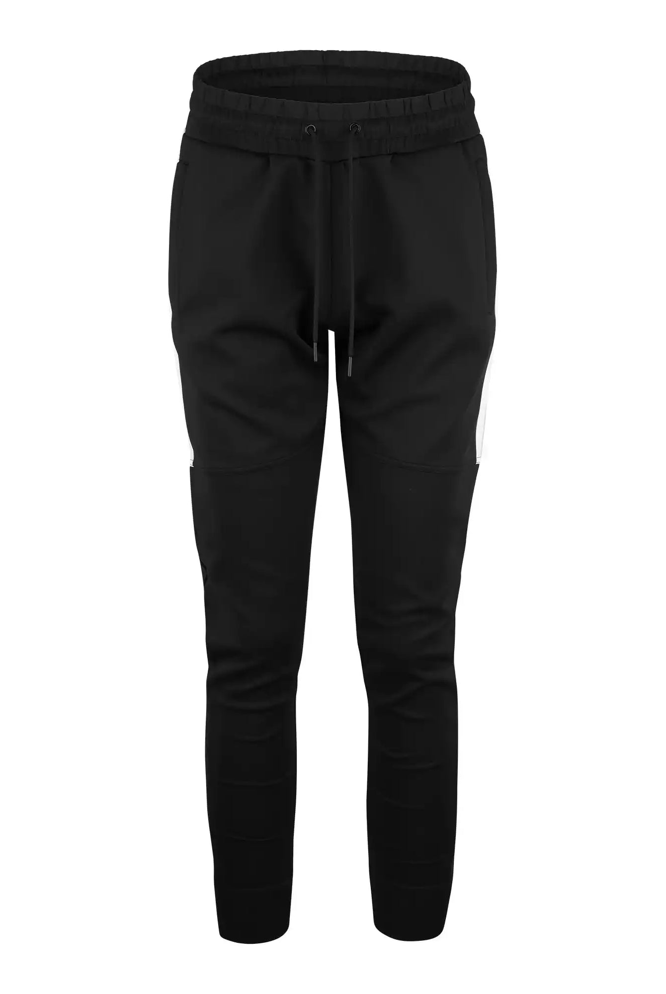 Die Francis Trainingshose mit Stickerei von trueprodigy ist eine schwarze Regular Fit Herren Jogginghose mit elastischem Bund, Kordelzug, spitz zulaufenden Beinen, dezenten Panel-Details und einem weißen Kontraststreifen am oberen rechten Bein. Abgebildet auf weißem Hintergrund.