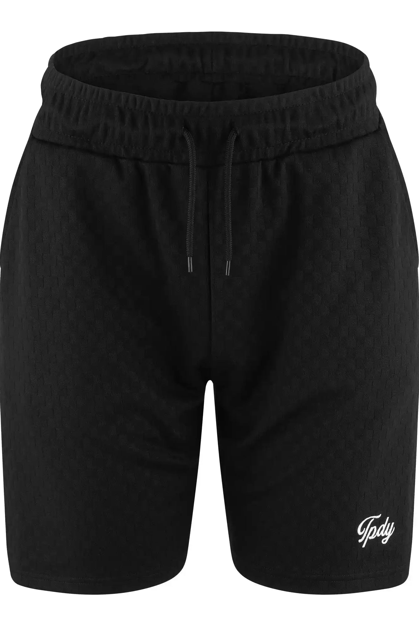 Die trueprodigy James Short mit Stickerei hat ein schwarzes, sportliches Design, einen elastischen Bund, einen Kordelzug, ein dezentes Schachbrettmuster und ein kleines weißes Ipoly-Logo am unteren linken Bein. Auf weißem Hintergrund abgebildet.