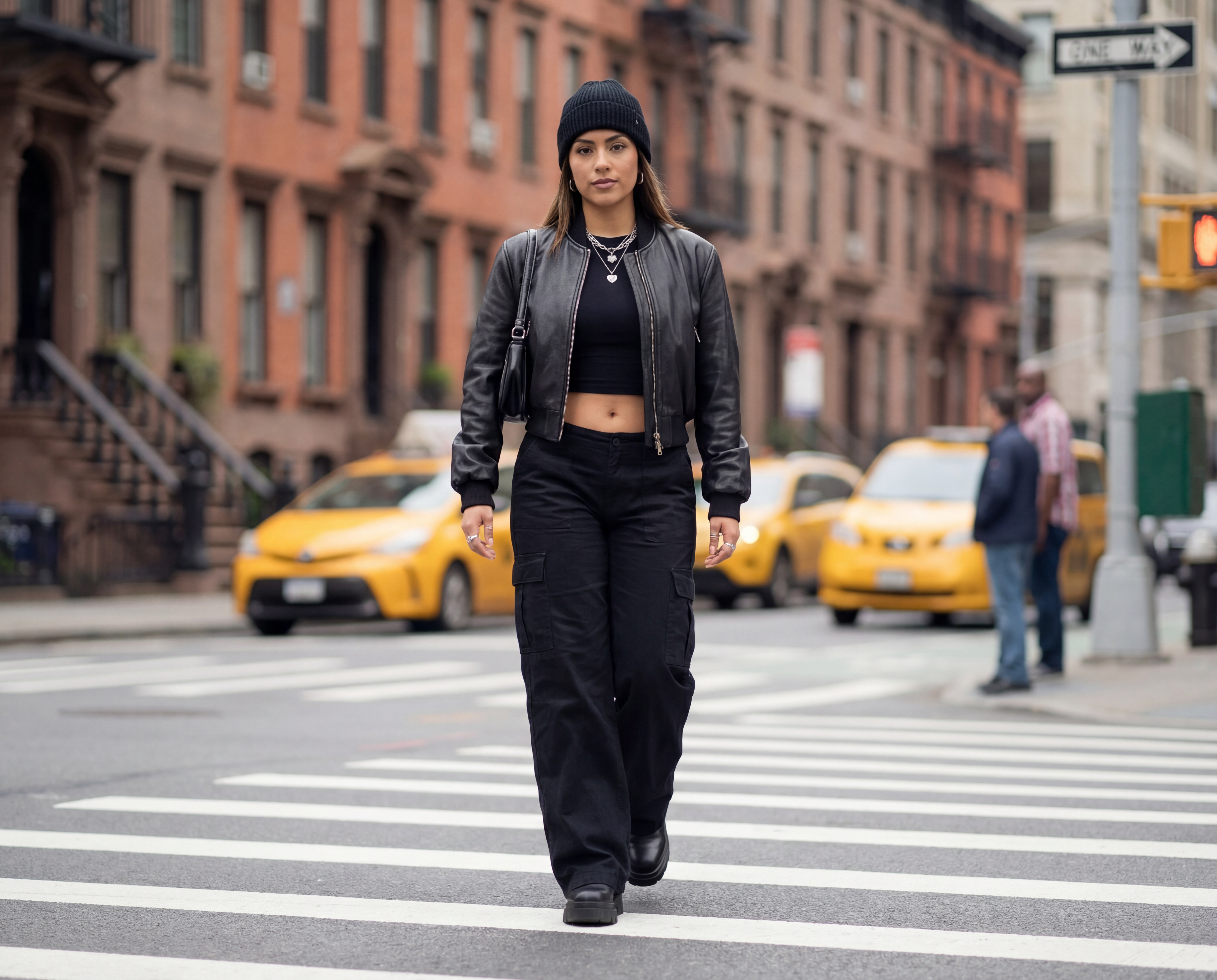 All Black Outfit: Damen & Herren Styling 2026