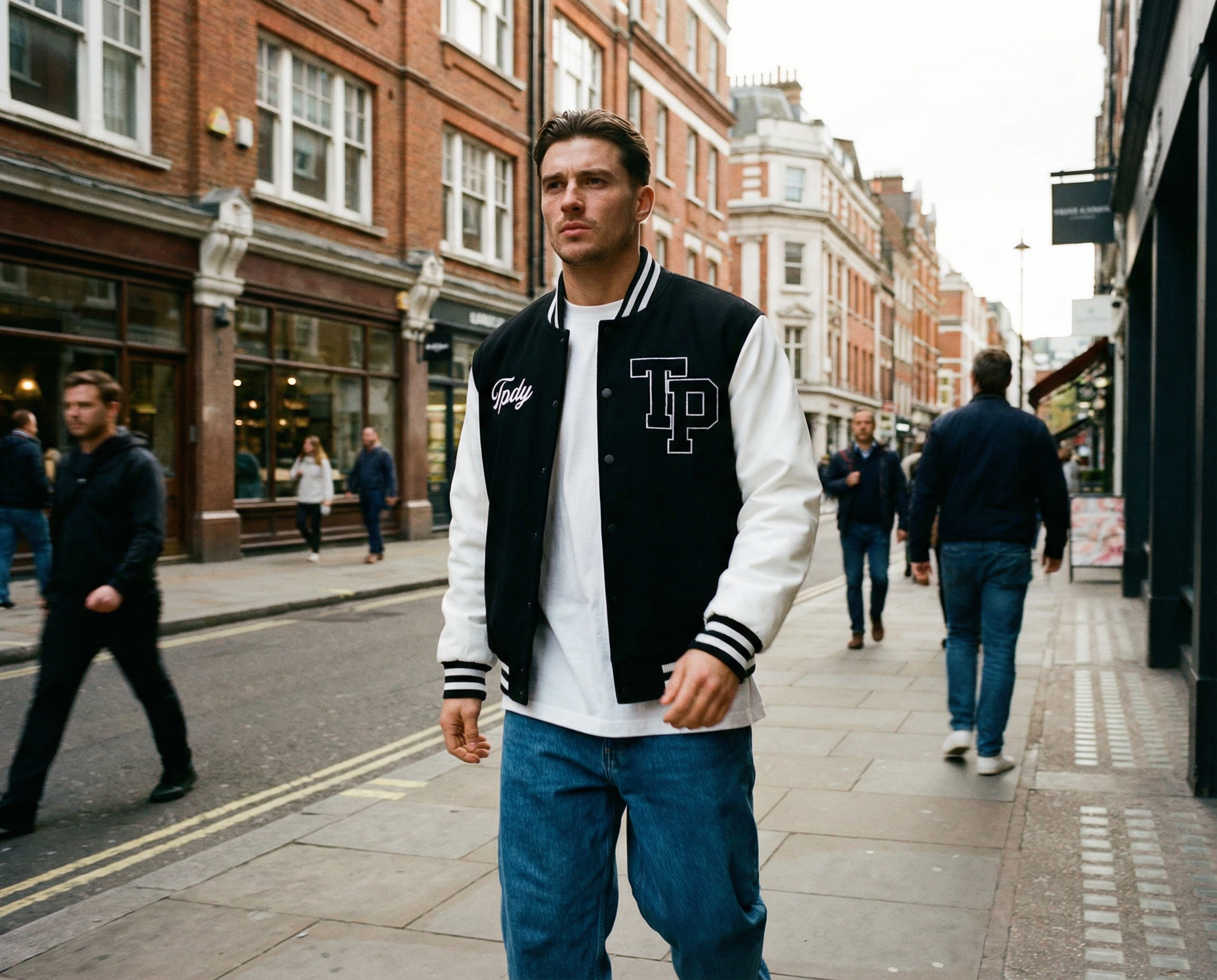 Lass uns einen Blick auf den Streetstyle im Jahr 2025 werfen!