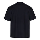 Das trueprodigy Ravi ist ein schlichtes schwarzes Unisex-Kurzarm-T-Shirt mit schlichtem Rundhalsausschnitt und geradem Saum. Der glatte Stoff und die lockere Passform sorgen für einen lässigen Oversize-Style, der von hinten gezeigt wird.