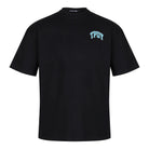 Das trueprodigy Oversize-Shirt mit TPDY-Logo & Rückenprint "Stay Real" ist ein schwarzes Unisex-T-Shirt aus schwerem Jerseystoff mit hellblauem "TPDY"-Logo auf der linken Brust; weißer Hintergrund.