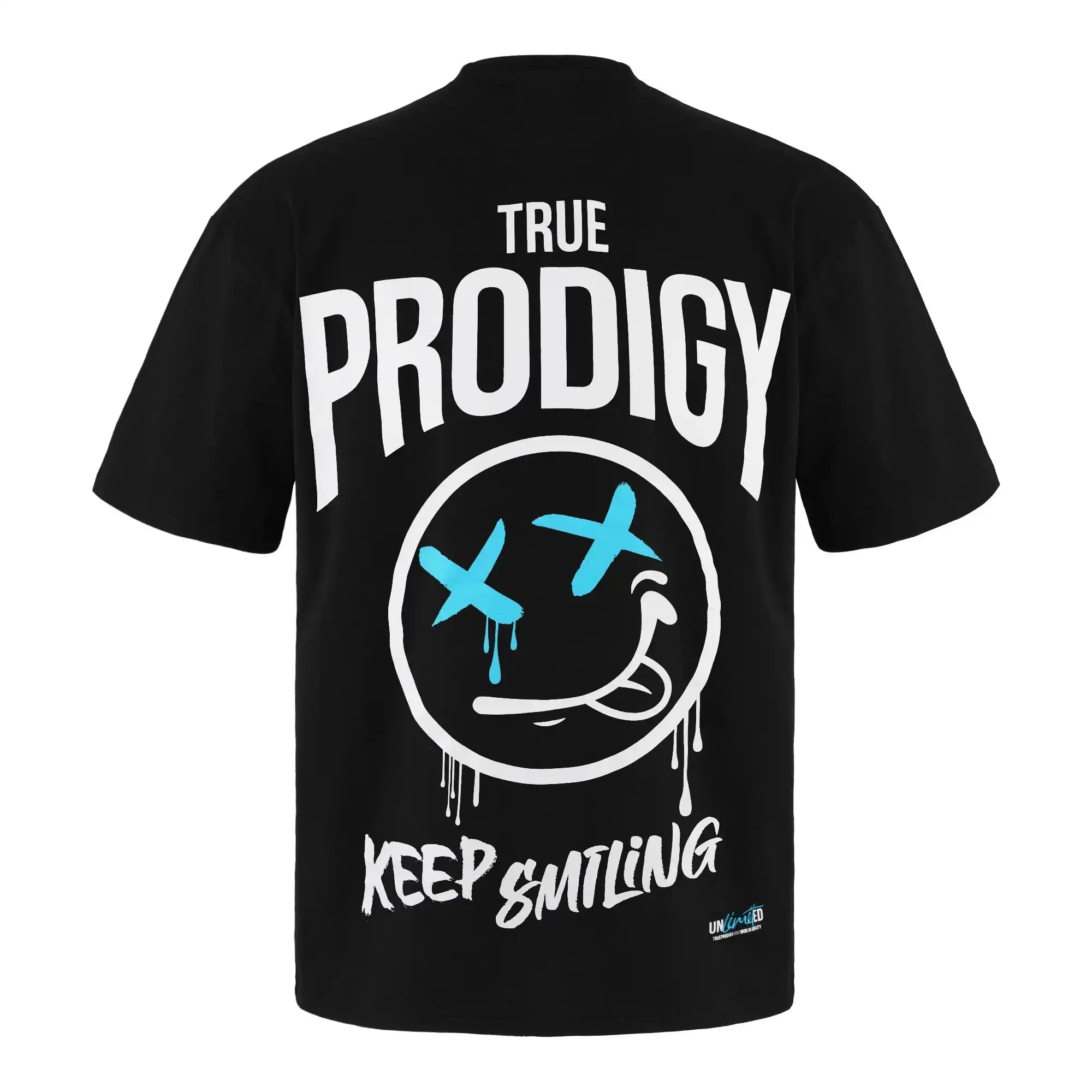 Das trueprodigy Kenji F Oversize-Damen-T-Shirt ist ein schwarzes Heavy-Jersey-T-Shirt mit auffälligem weißem TRUE PRODIGY-Branding, einem großen Smiley-Gesicht mit blauen X-Augen und dem Graffiti-Text "KEEP SMILING" auf der Vorderseite.