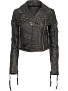 Die Izzy Bikerlederjacke mit Gürtel von trueprodigy aus hochwertigem Schafsleder bietet mehrere Reißverschlüsse, Knopfdetails sowie lange Ärmel mit Zipper- und Riemenakzenten.