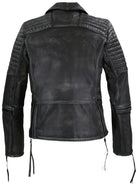Die Vintage Biker Lederjacke Herren "Bryan" von trueprodigy aus Ziegenleder zeigt Steppung an Schultern und Oberarmen, markante Nähte und lange Reißverschlüsse im modernen Biker-Stil, fotografiert von hinten.