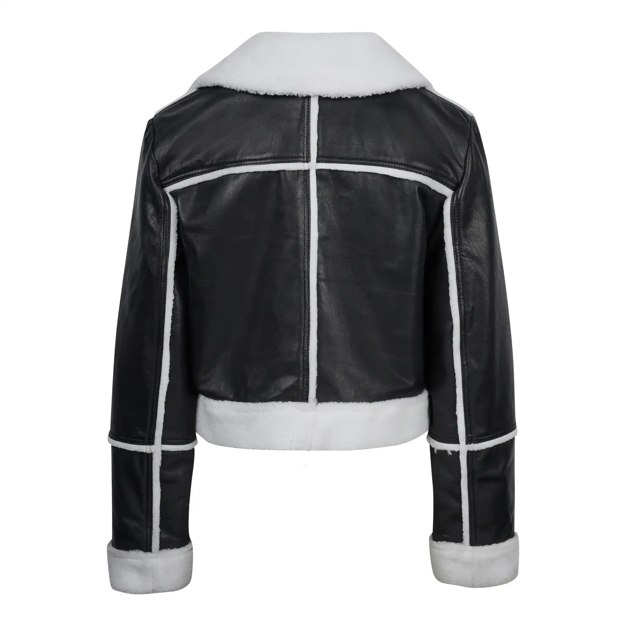 Eine schwarze Damen-Lederjacke mit weißen Teddy-Kontrasten & asymmetrischem Reißverschluss von trueprodigy, aus Kunstleder, mit breitem Kragen, aufgesetzten weißen Nähten im Karomuster und umgeschlagenen Ärmeln, von hinten gezeigt.