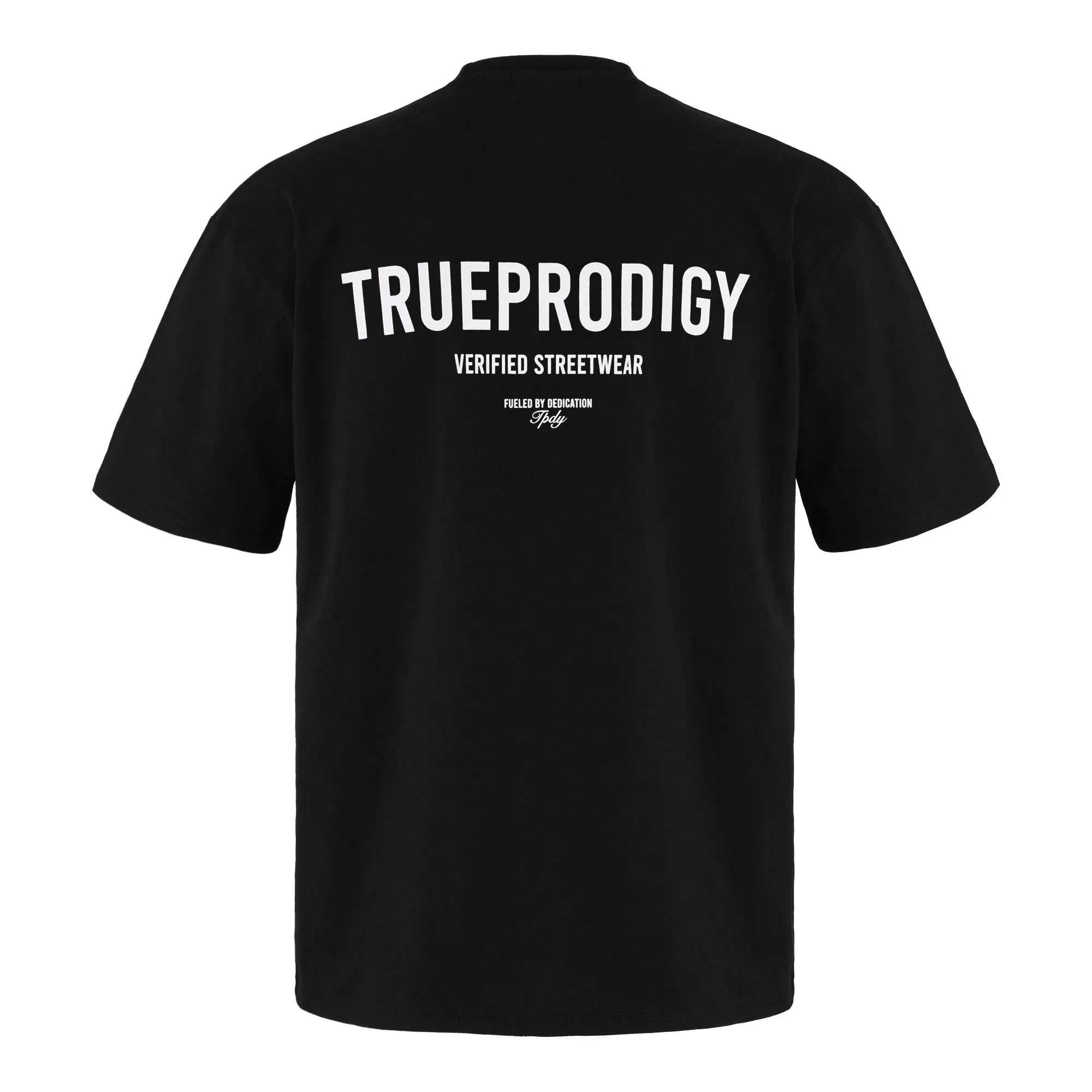 Das Oliver Oversized T-Shirt mit Druck von trueprodigy ist ein schwarzes, unisex schweres Jersey-T-Shirt mit weißem Text „TRUEPRODIGY“ auf dem oberen Rücken und „VERIFIED STREETWEAR“ darunter. Es verfügt über einen kleineren Text in der unteren Mitte und eine Unterschrift oder ein Logo. Hergestellt aus hochwertigem Baumwollstoff für mehr Komfort.